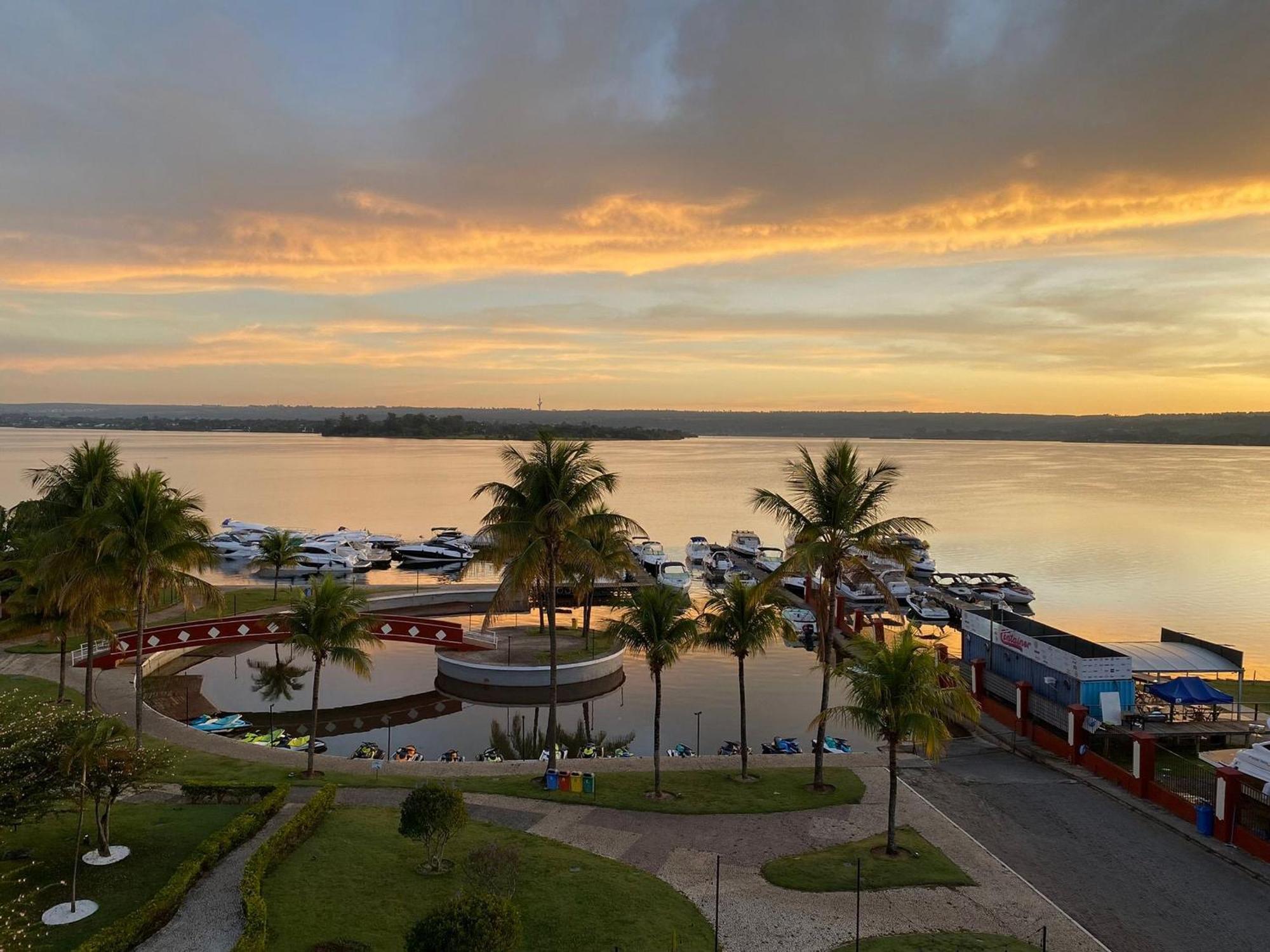 Luxuoso Flat Lake Side Com Vista Para O Lago Бразилиа Экстерьер фото